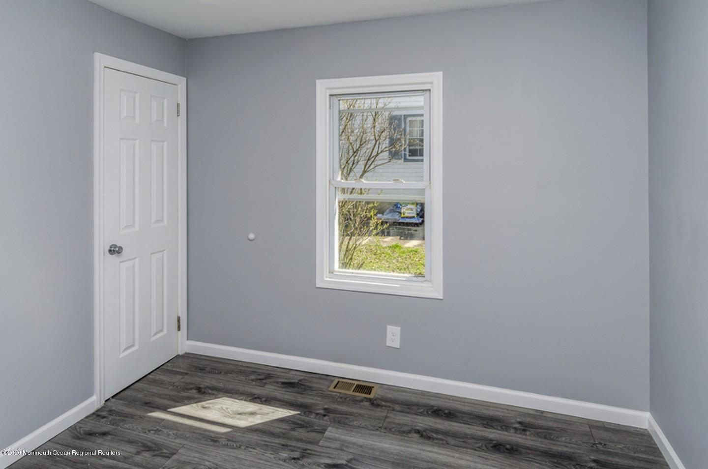 656 Wayside Road Neptune Township, NJ 07753 - Photo 9 of 16 Ettouati_15389_P09_99551