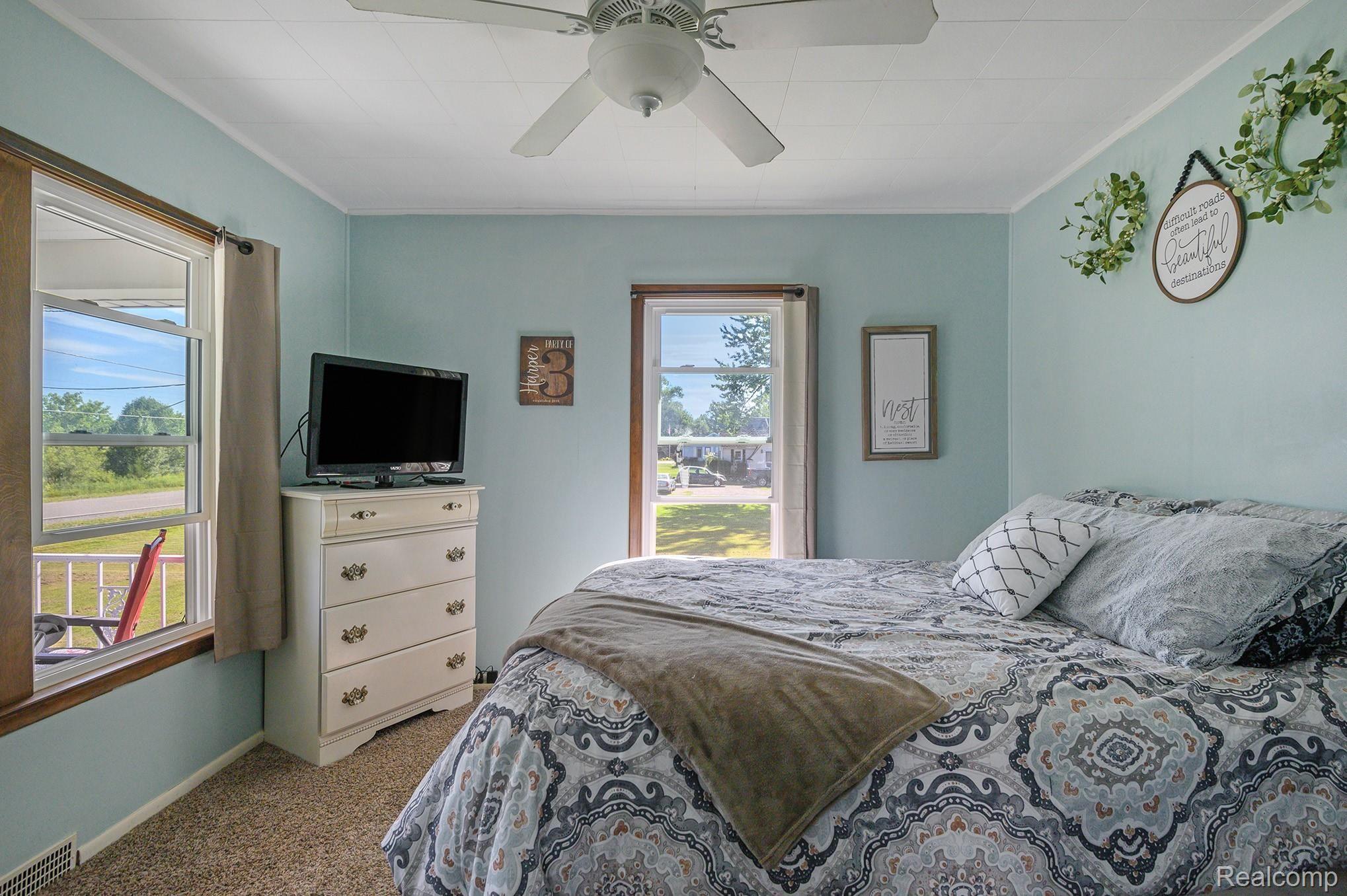 9304 East Potter Road Davison, MI 48423 - Photo 14 of 25 9.jpg