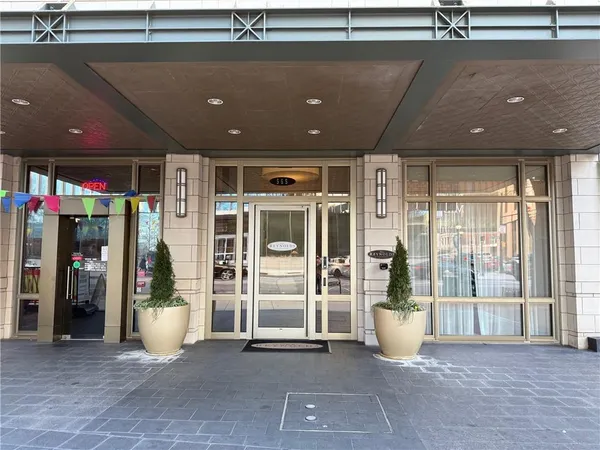 $399,900 | 565 Peachtree Street Northeast, Unit 1811, Atlanta, GA 30308