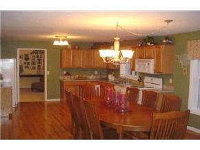 44 Greenhaven Road Salem, NH 03079 - Photo 2 of 9