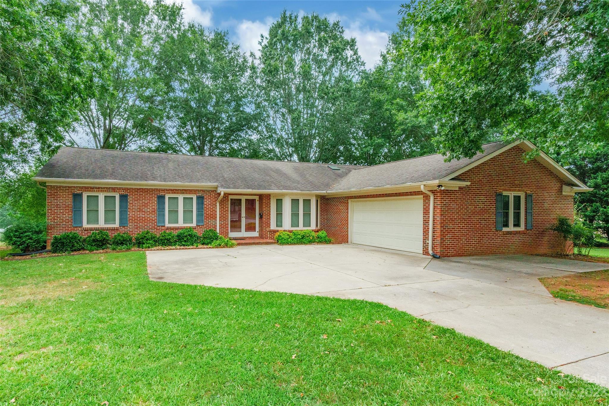 3075 Stoneybrook Drive Fort Mill, SC 29708 - Photo 2 of 31 front view of a house with a yard