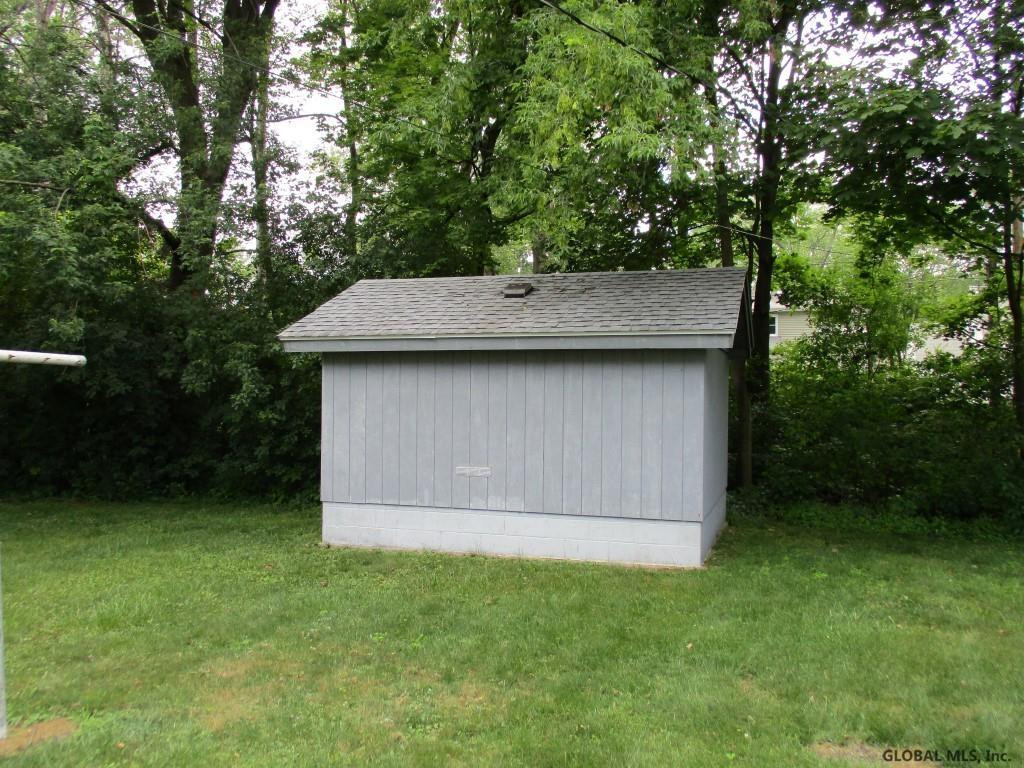 2023 Balltown Road Niskayuna, NY 12309 - Photo 36 of 45 Photo 35