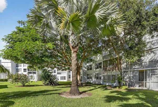 $120,000 | 6650 Royal Palm Boulevard, Unit 203C, Margate, FL 33063