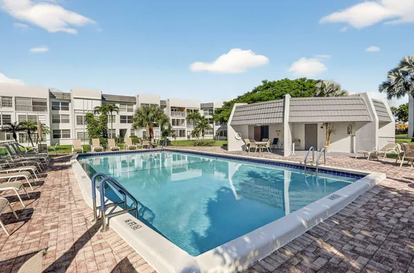 $120,000 | 6650 Royal Palm Boulevard, Unit 203C, Margate, FL 33063