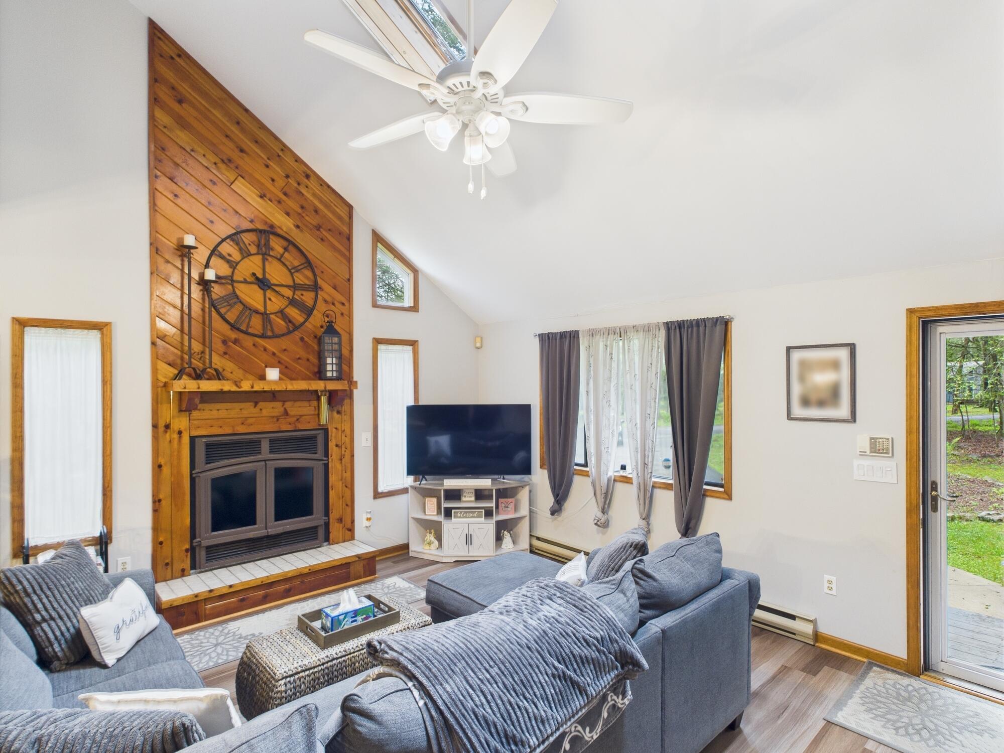 51 Blue Spruce Road Albrightsville, PA 18210 - Photo 6 of 48 CAM03442G0-PR0147-STILL017