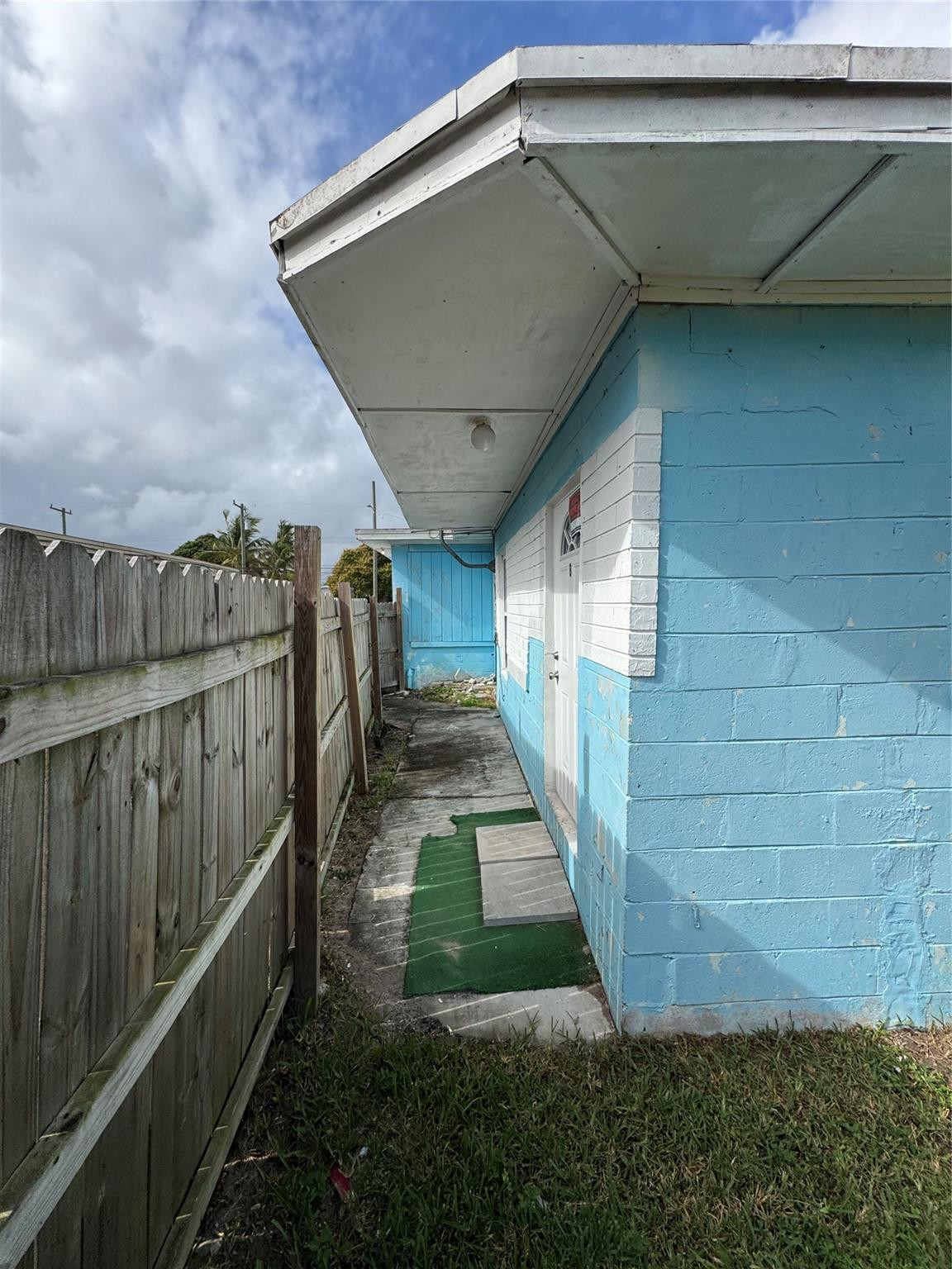 812 North 17th Street Fort Pierce, FL 34950 - Photo 5 of 9 Photo 5