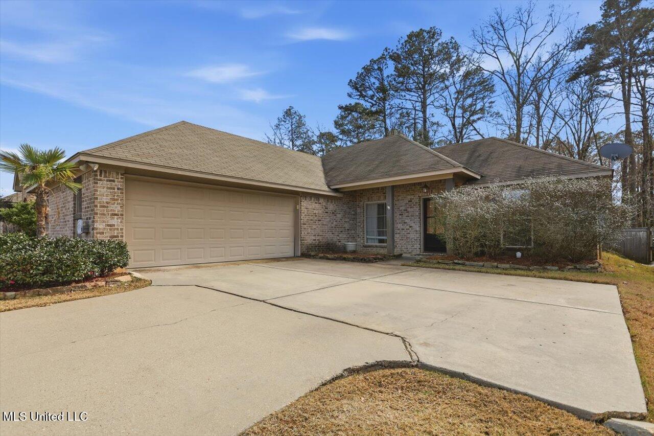 110 Greenfield Ridge Drive Brandon, MS 39042 - Photo 2 of 27 02-110 Greenfield Ridge Dr _ Home Tours