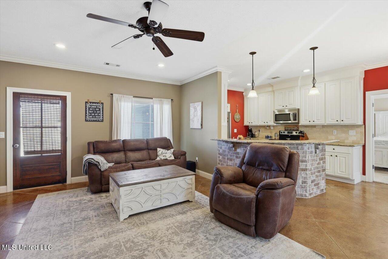 110 Greenfield Ridge Drive Brandon, MS 39042 - Photo 5 of 27 05-110 Greenfield Ridge Dr _ Home Tours