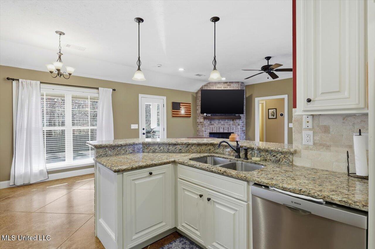 110 Greenfield Ridge Drive Brandon, MS 39042 - Photo 8 of 27 09-110 Greenfield Ridge Dr _ Home Tours