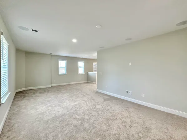 $2,700 | 229 Shadybrook Drive, Summerville, SC 29486