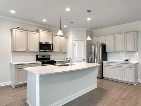 $2,700 | 229 Shadybrook Drive, Summerville, SC 29486