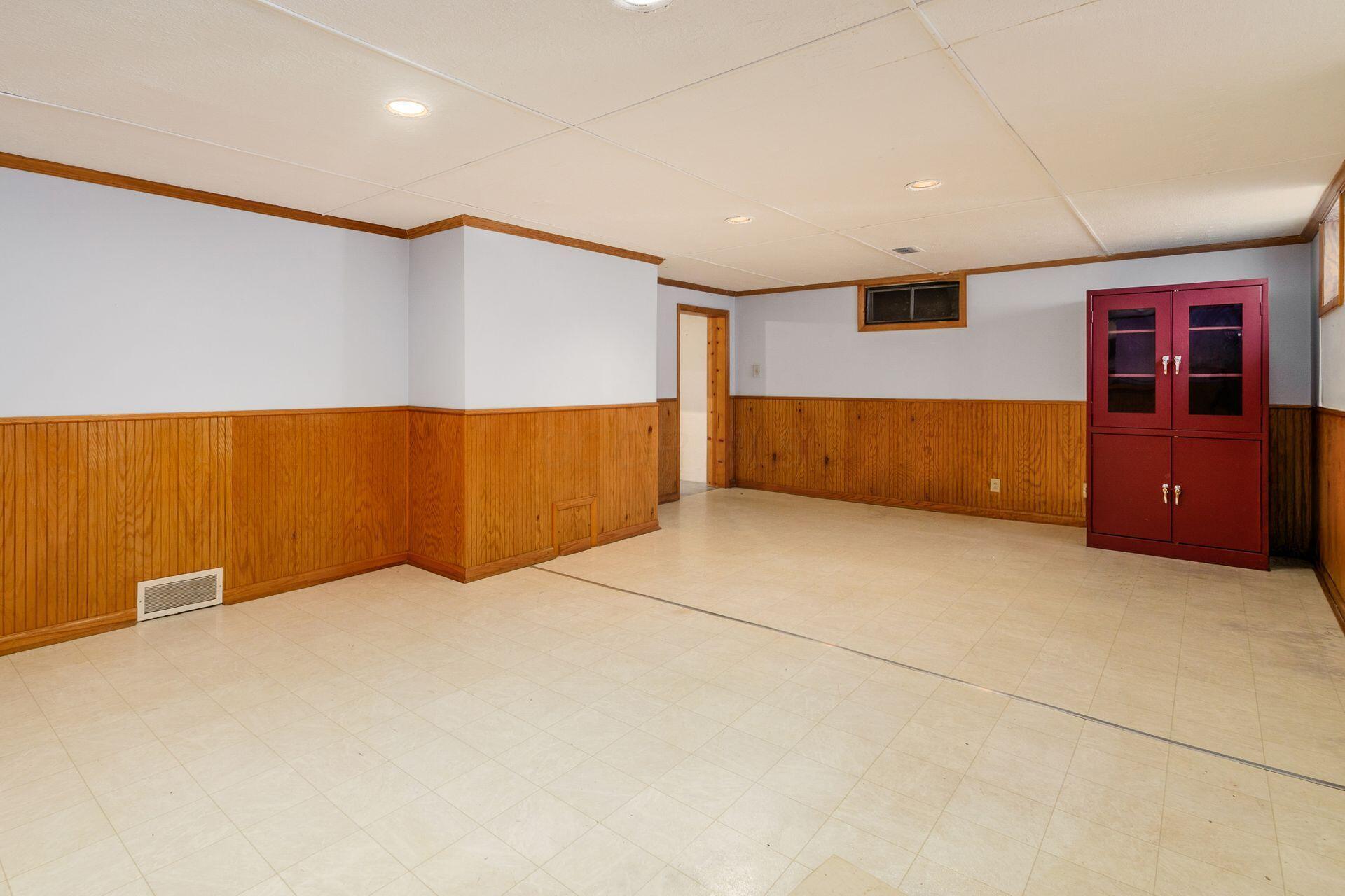 41 South Broadleigh Road Columbus, OH 43209 - Photo 36 of 50 Rec. Room!