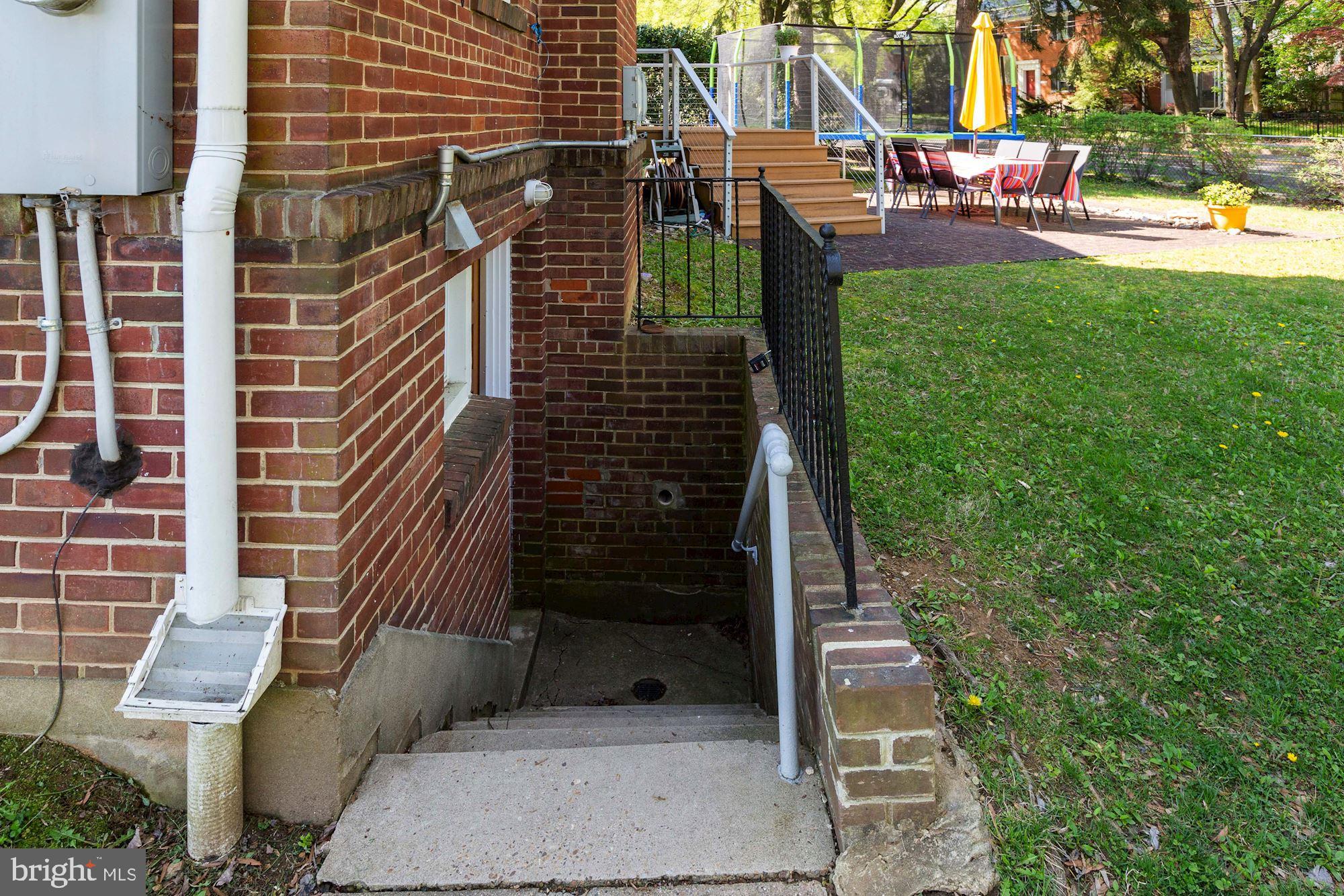 3640 Everett Street Northwest Washington, DC 20008 - Photo 2 of 29