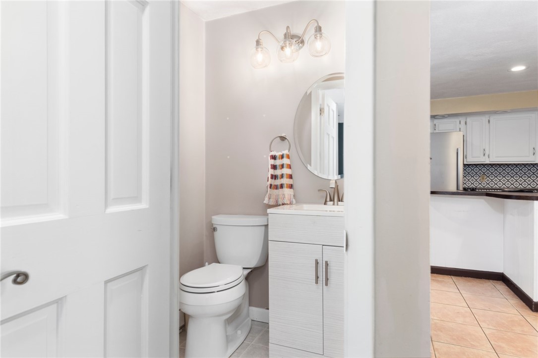 67 Highwood Drive Coventry, RI 02816 - Photo 12 of 50