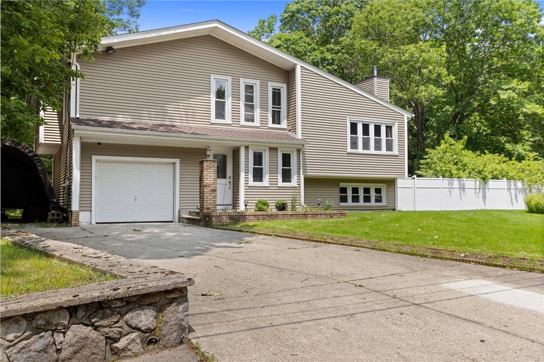 67 Highwood Drive Coventry, RI 02816 - Photo 2 of 50