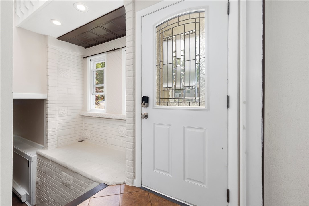 67 Highwood Drive Coventry, RI 02816 - Photo 4 of 50