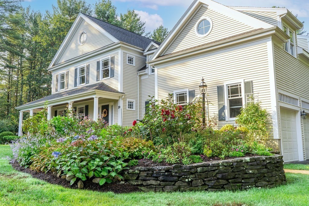 19 Davis Road Carlisle, MA 01741 - Photo 4 of 41 Gallery Image 4