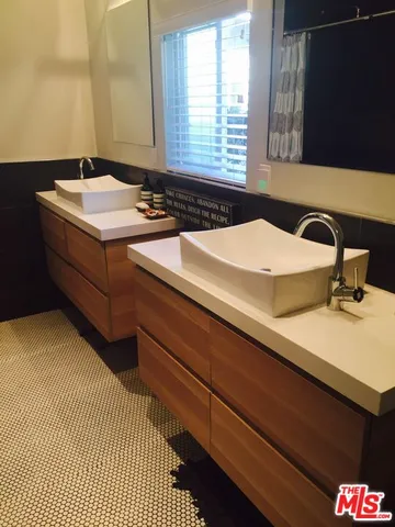 $4,150 | 559 Vernon Avenue, Venice, CA 90291