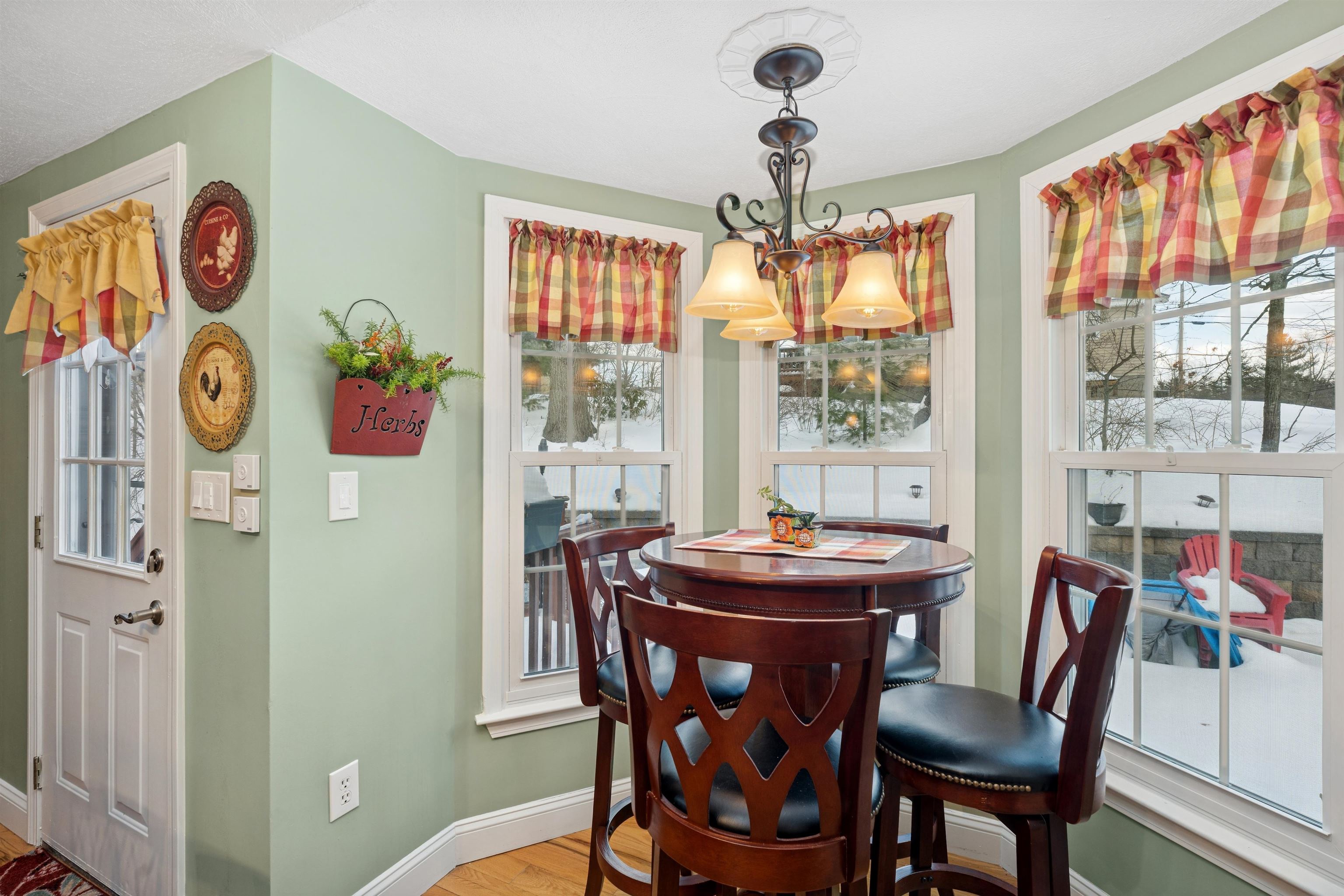 244 Harris Road Nashua, NH 03062 - Photo 7 of 41