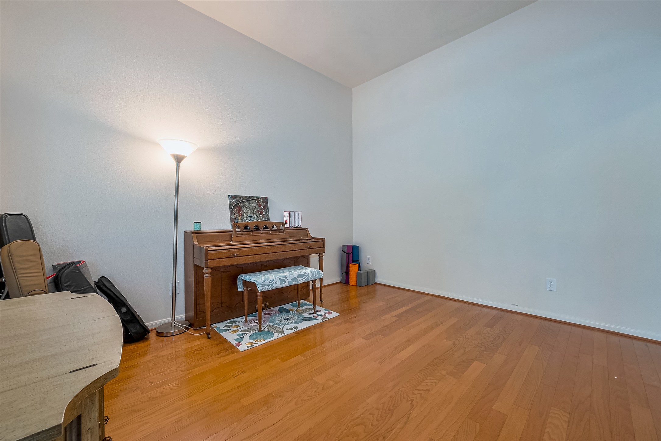 1007 Casting Springs Way Spring, TX 77373 - Photo 11 of 43 a room with a bed and a lamp