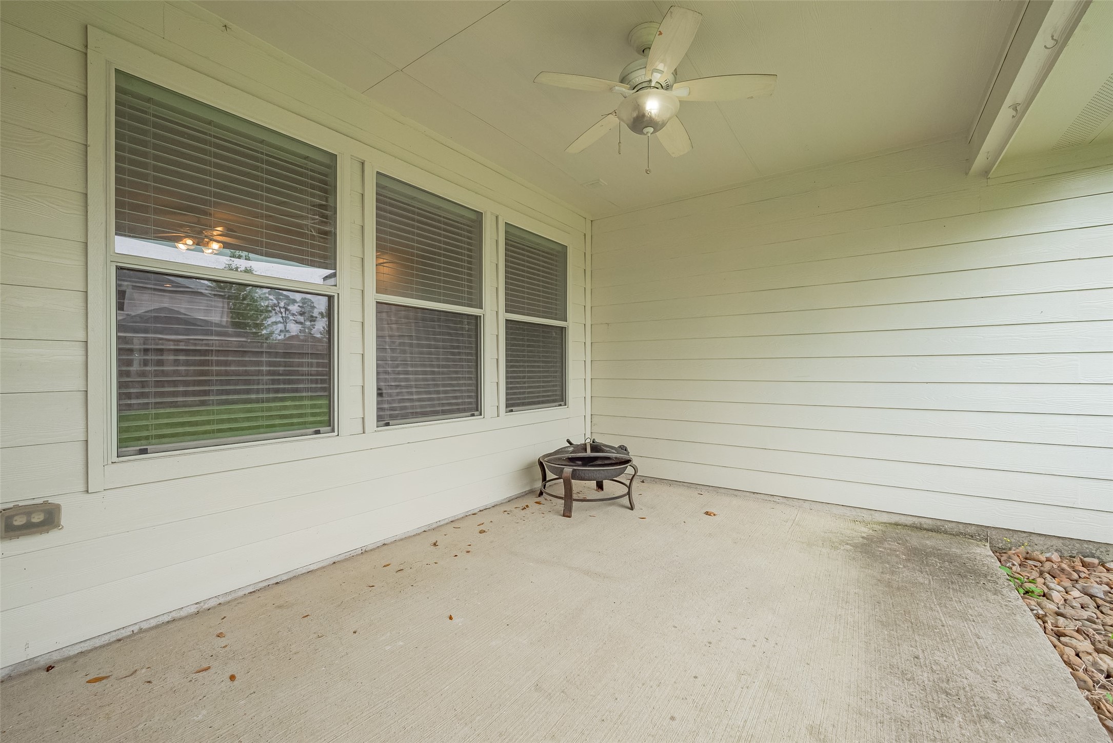 1007 Casting Springs Way Spring, TX 77373 - Photo 40 of 43 a view of empty room with a window
