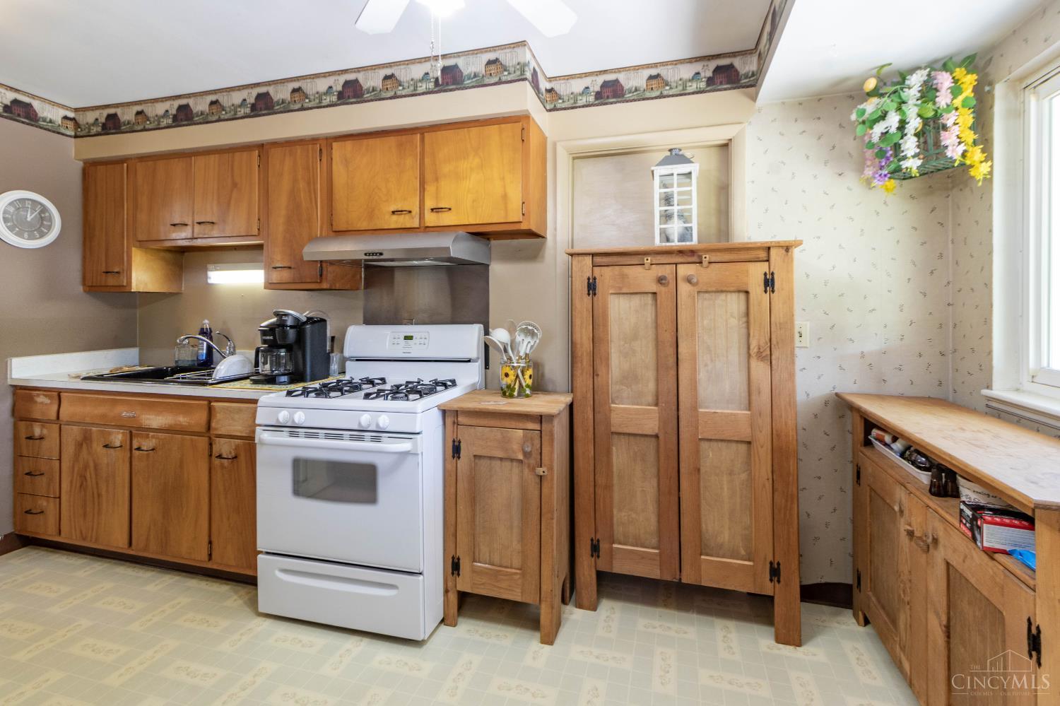 10749 Plainfield Road Sharonville, OH 45241 - Photo 8 of 28 Gallery Image 8