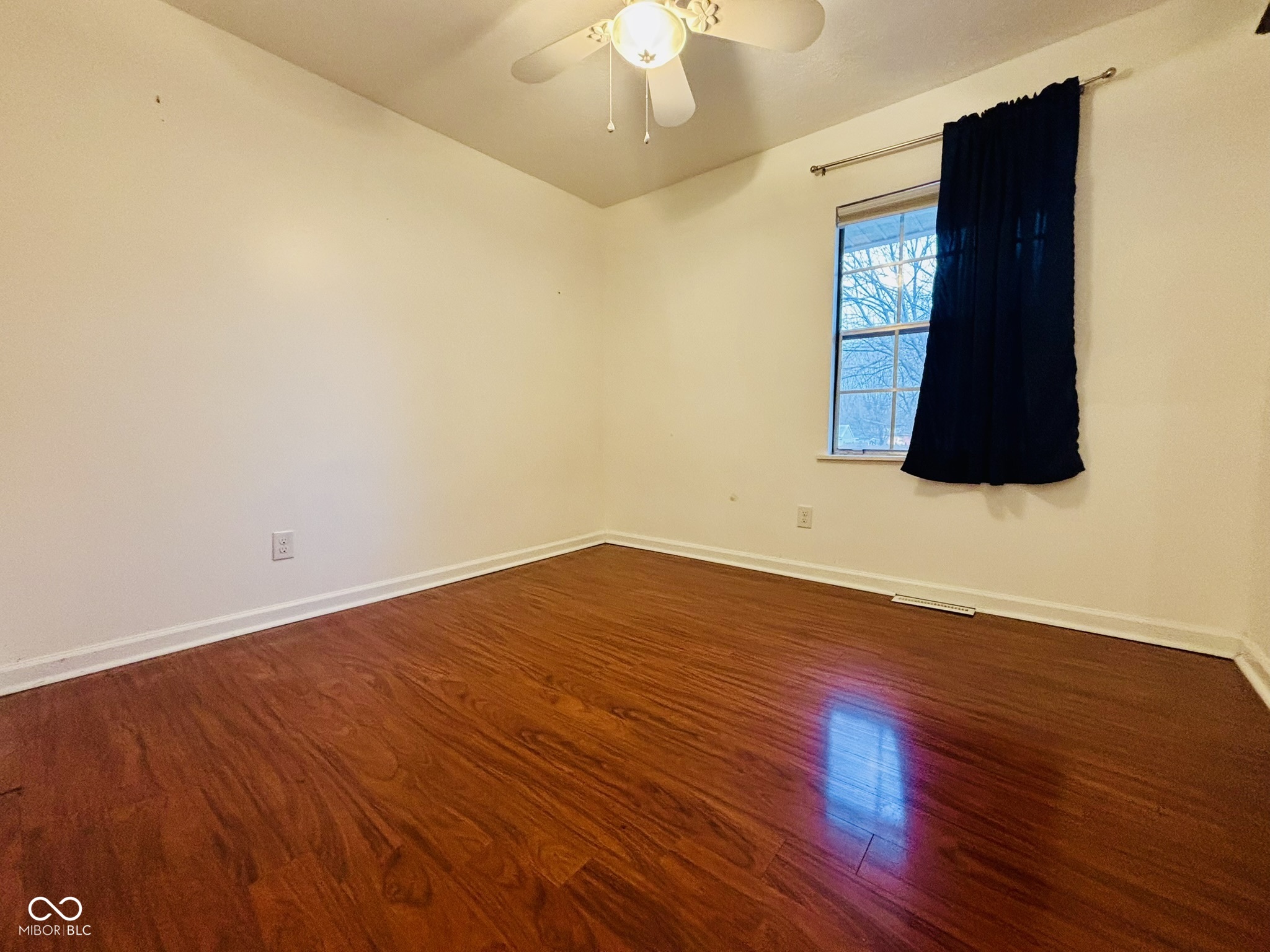 8110 Jeff Road Indianapolis, IN 46217 - Photo 7 of 32 Gallery Image 7