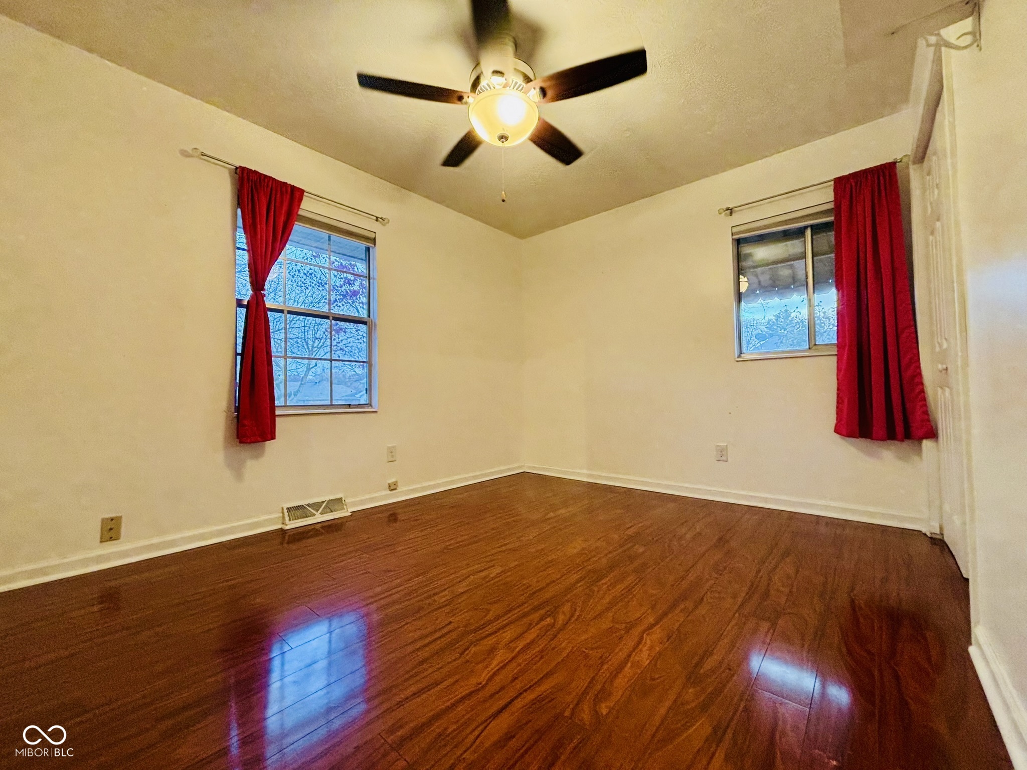 8110 Jeff Road Indianapolis, IN 46217 - Photo 10 of 32 Gallery Image 10