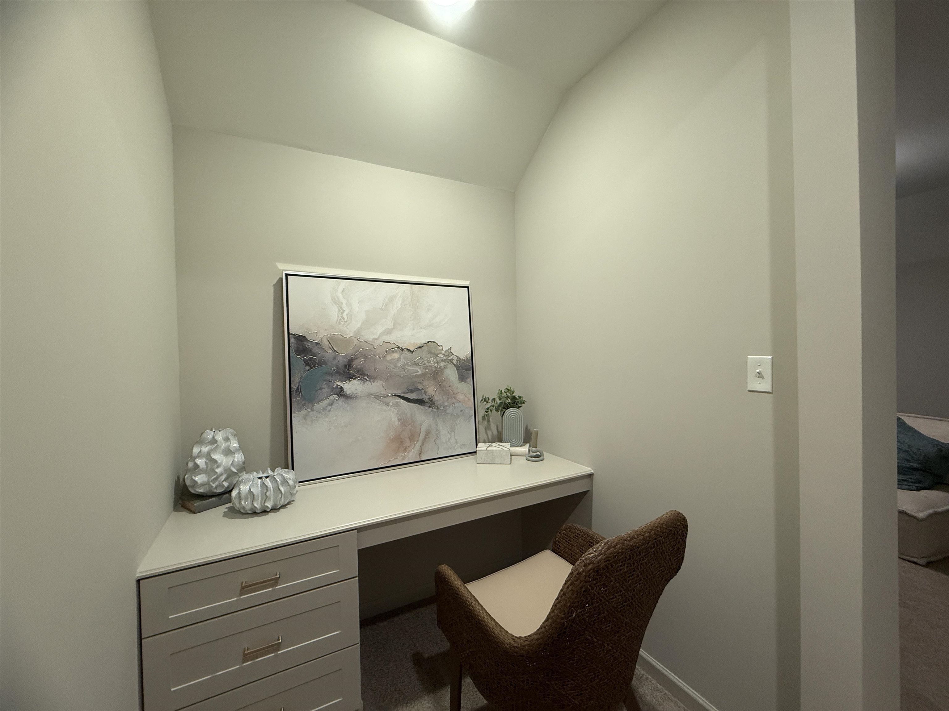 11516 Sunsparkler Way Collierville, TN 38017 - Photo 12 of 24 Office space featuring vaulted ceiling, built in study area, and carpet floors