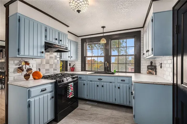 $229,900 | 3929 Pickett Road, St. Joseph, MO 64503