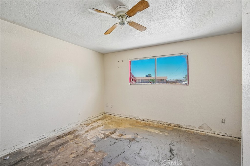 13207 Nicola Road Apple Valley, CA 92308 - Photo 11 of 33