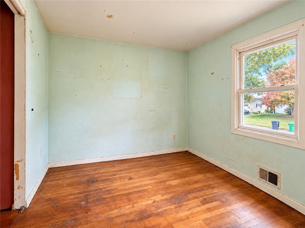 89 Cushing Road Warwick, RI 02888 - Photo 7 of 15 Gallery Image 7