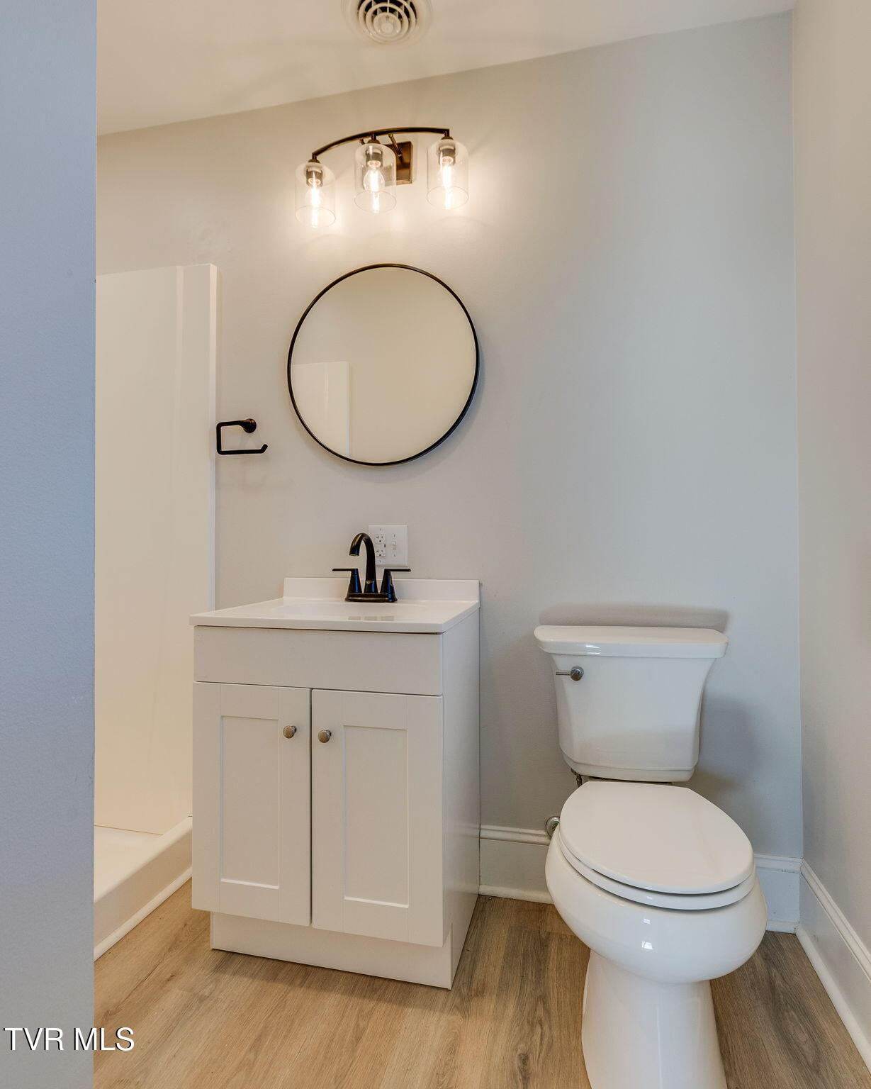 146 Carlton Road Bristol, TN 37620 - Photo 17 of 46 015