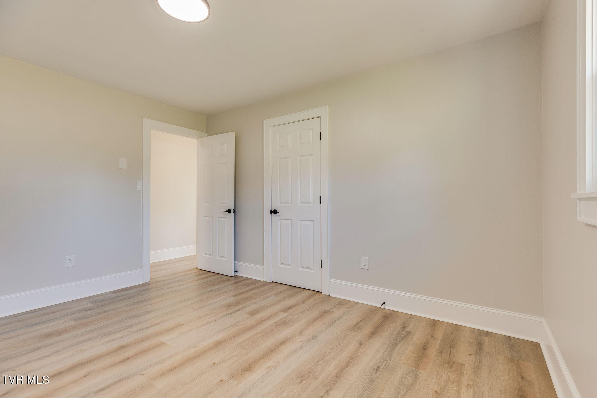 146 Carlton Road Bristol, TN 37620 - Photo 20 of 46 018