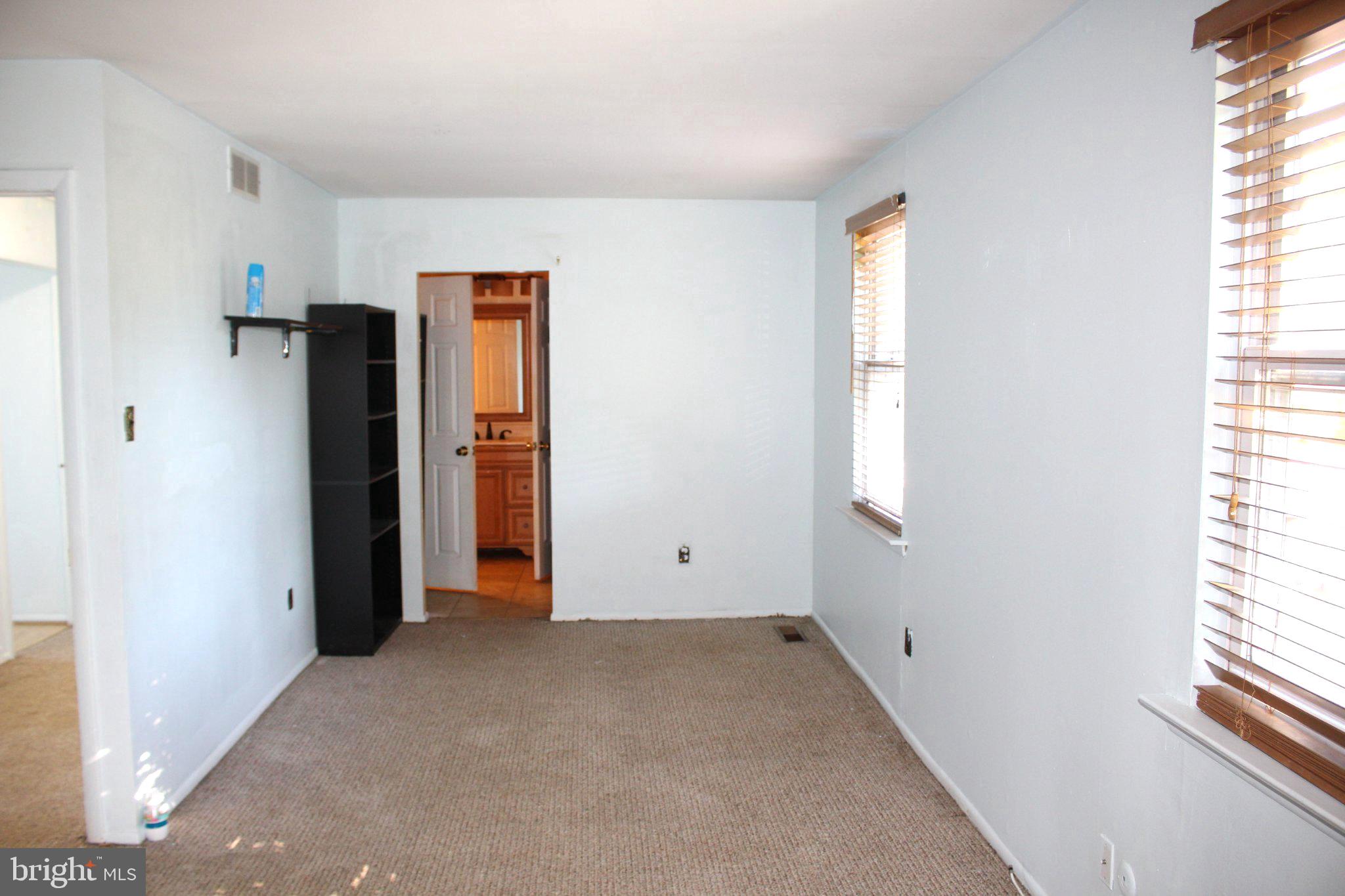 146 Oakmont Road Clementon, NJ 08021 - Photo 60 of 61 Bright and airy living space awaits.