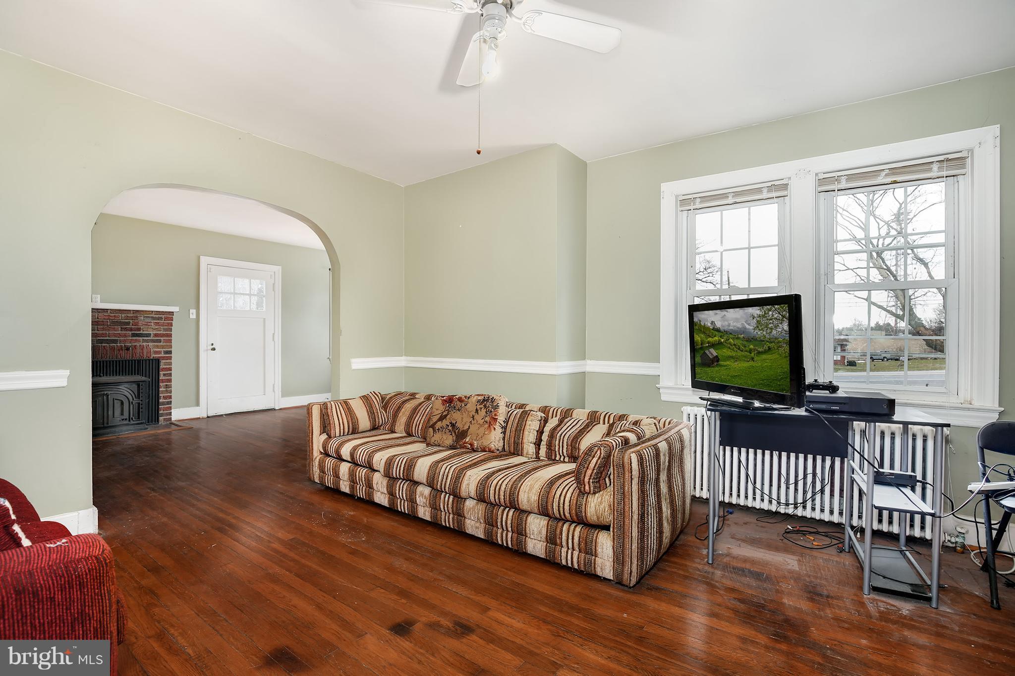 704 Ridge Road Mount Airy, MD 21771 - Photo 6 of 23 Living Room