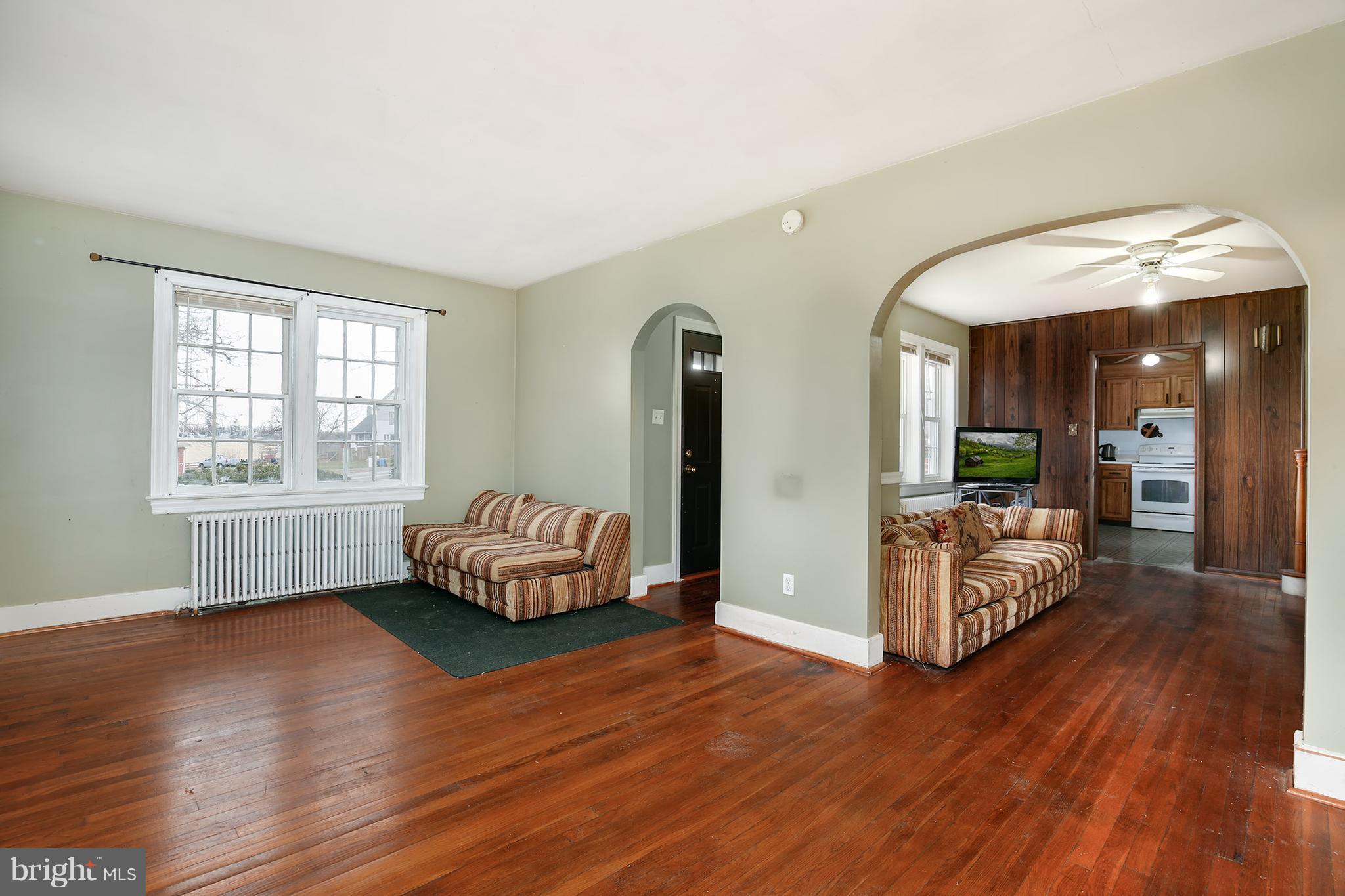 704 Ridge Road Mount Airy, MD 21771 - Photo 7 of 23 Living Room