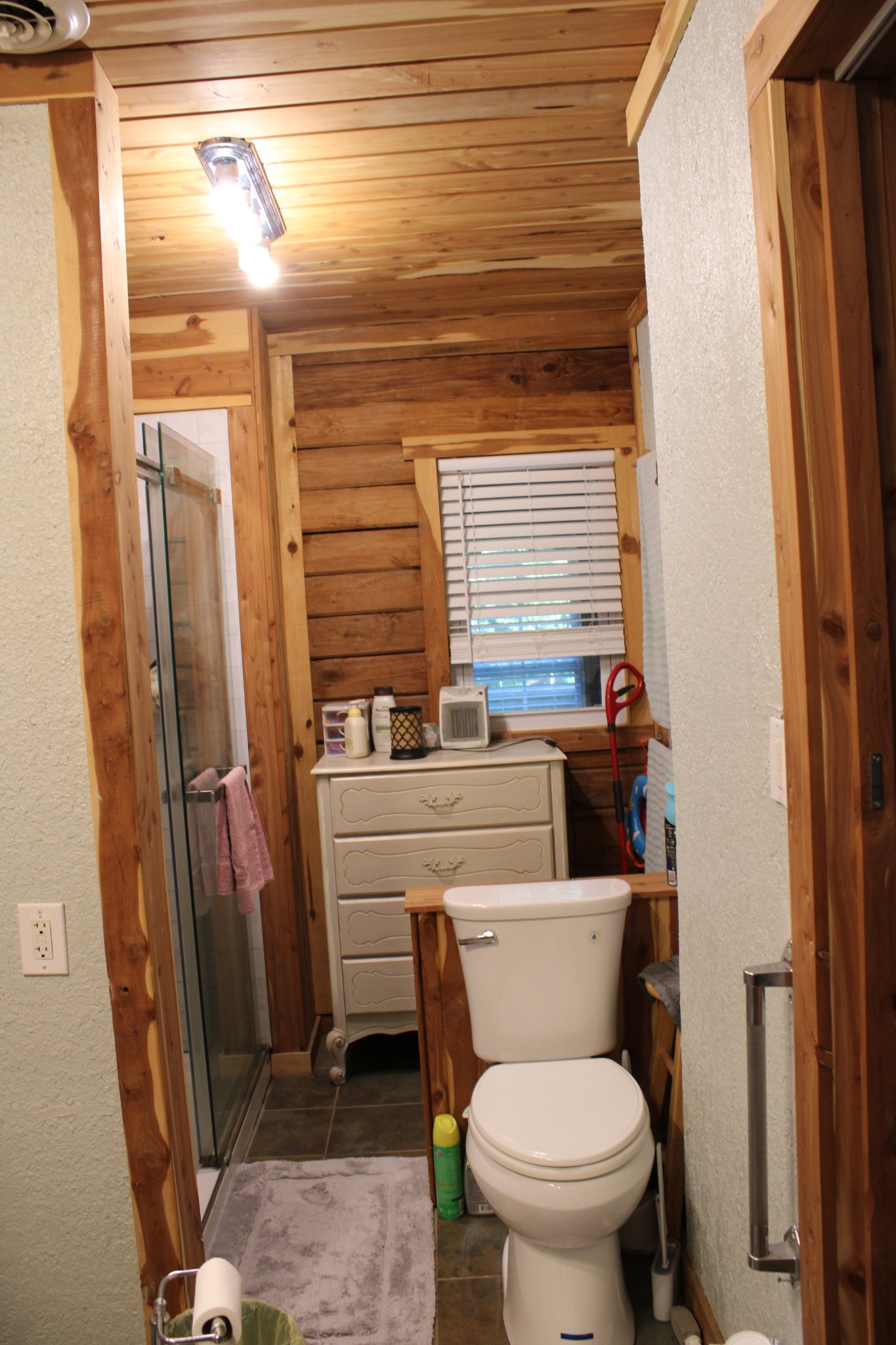 529 Napier Road Lawrenceburg, TN 38464 - Photo 20 of 60 a bathroom with a toilet a sink and a shower