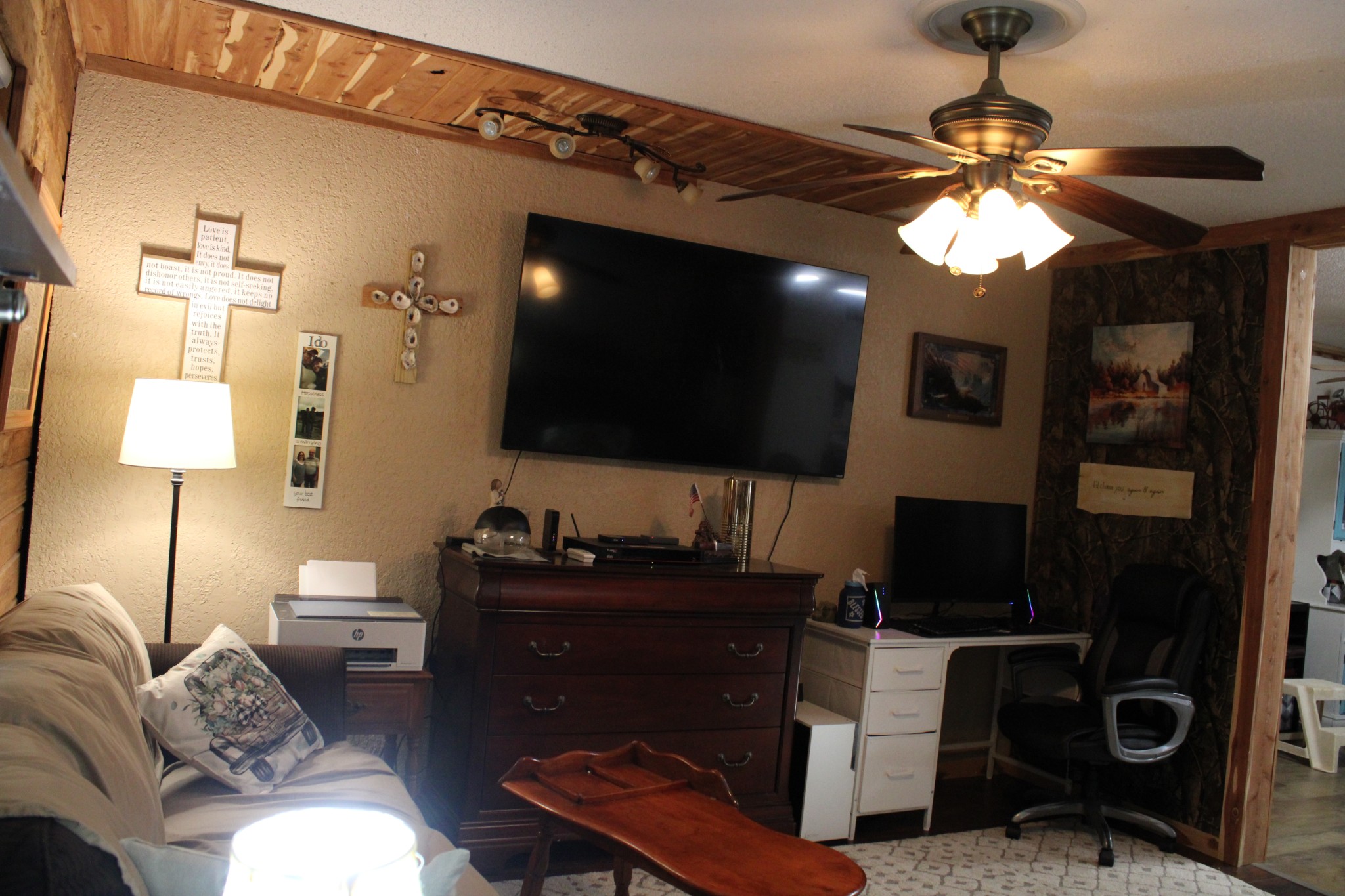 529 Napier Road Lawrenceburg, TN 38464 - Photo 26 of 60 a living room with furniture and a flat screen tv