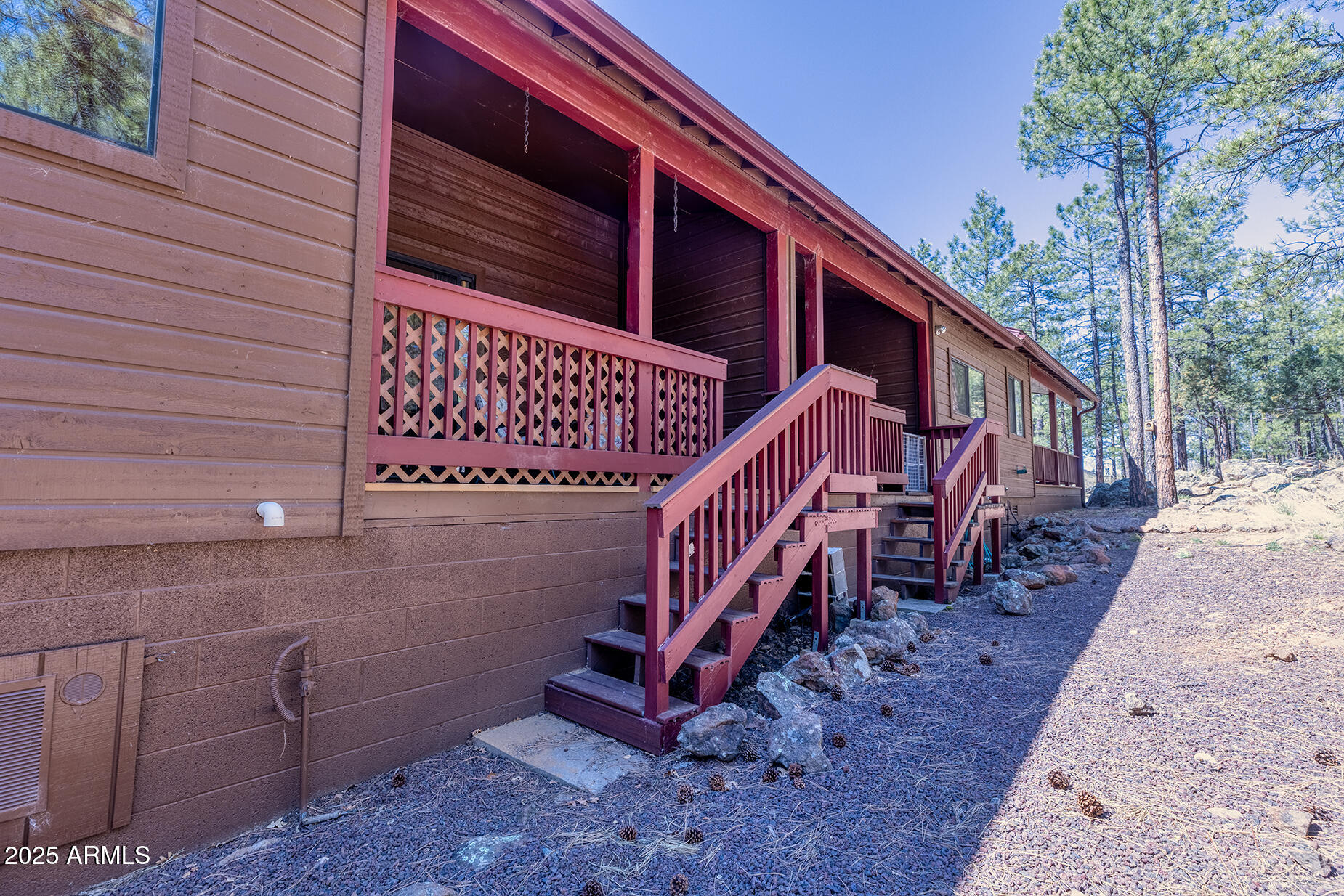 2358 Rainbow Lane Pinetop, AZ 85935 - Photo 39 of 50 a view of a chairs with a deck