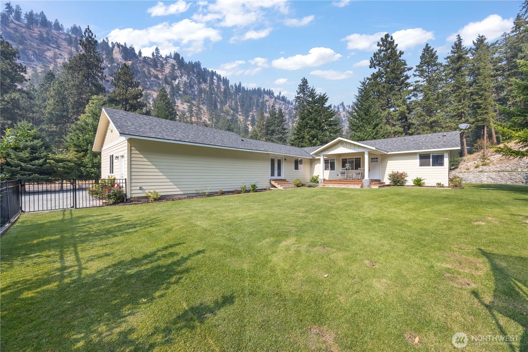 4621 Navarre Coulee Road Chelan, WA 98816 - Photo 4 of 38