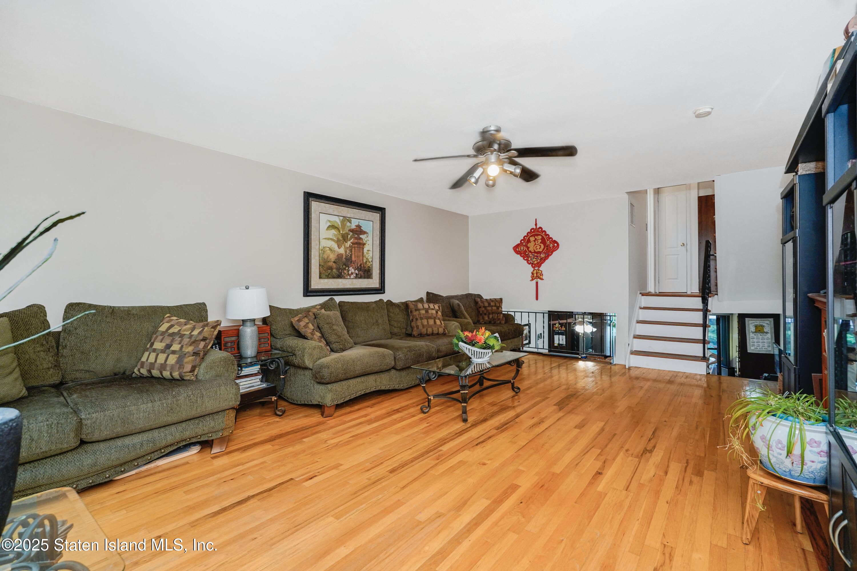 121 Lorraine Loop Staten Island, NY 10309 - Photo 15 of 35 Photo May 06 2025, 4 49 24 AM (1)