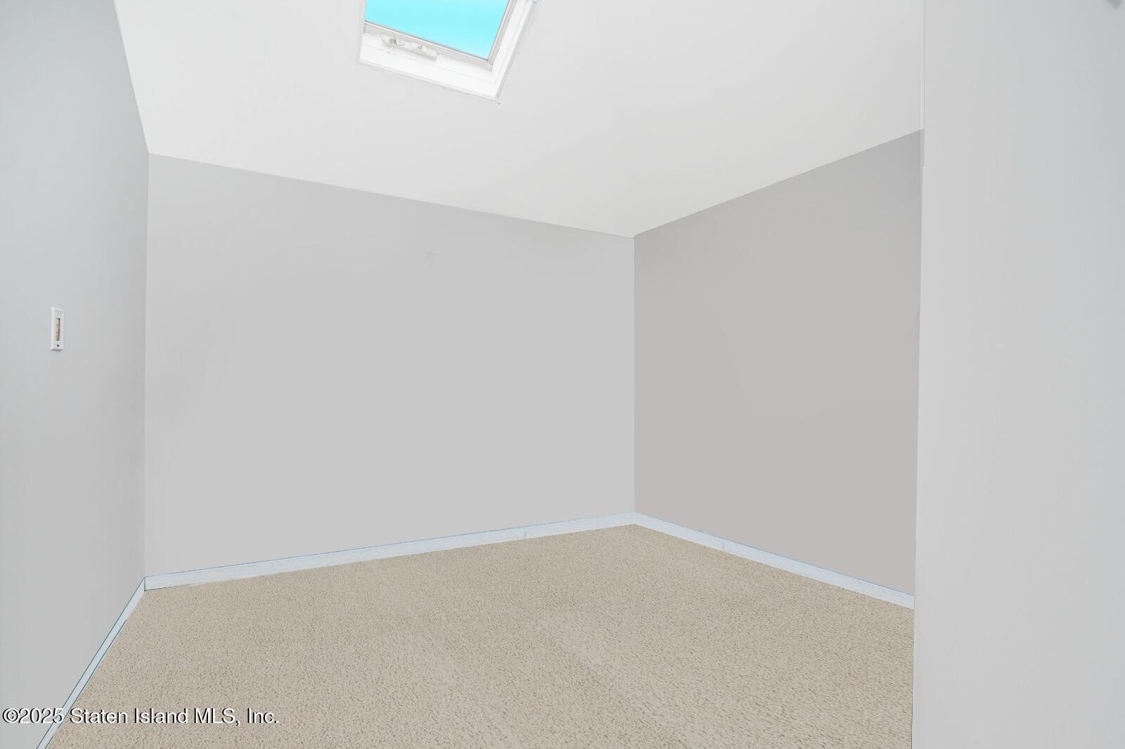 121 Lorraine Loop Staten Island, NY 10309 - Photo 19 of 35 Photo May 06 2025, 10 02 59 AM