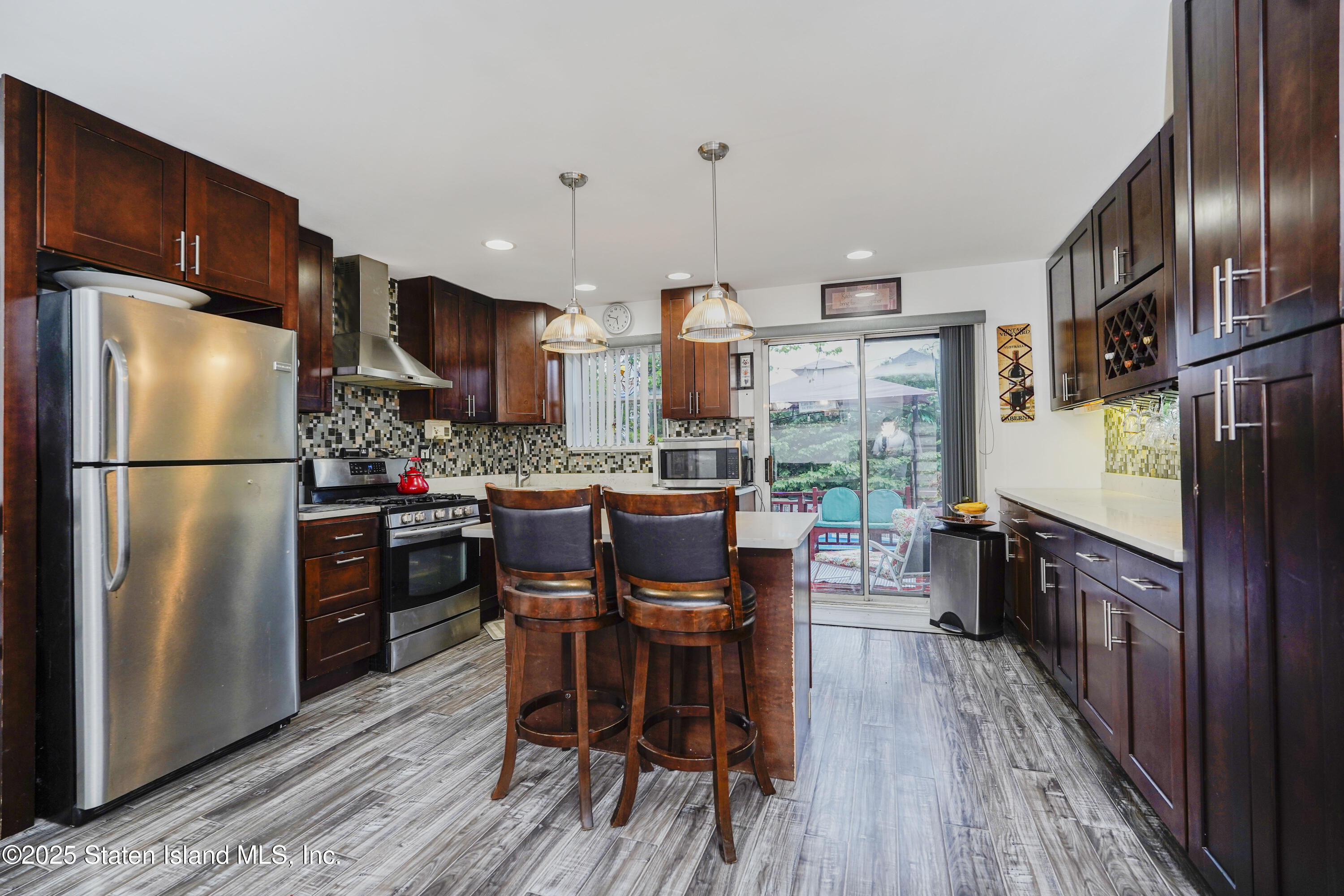 121 Lorraine Loop Staten Island, NY 10309 - Photo 7 of 35 Photo May 06 2025, 4 50 53 AM