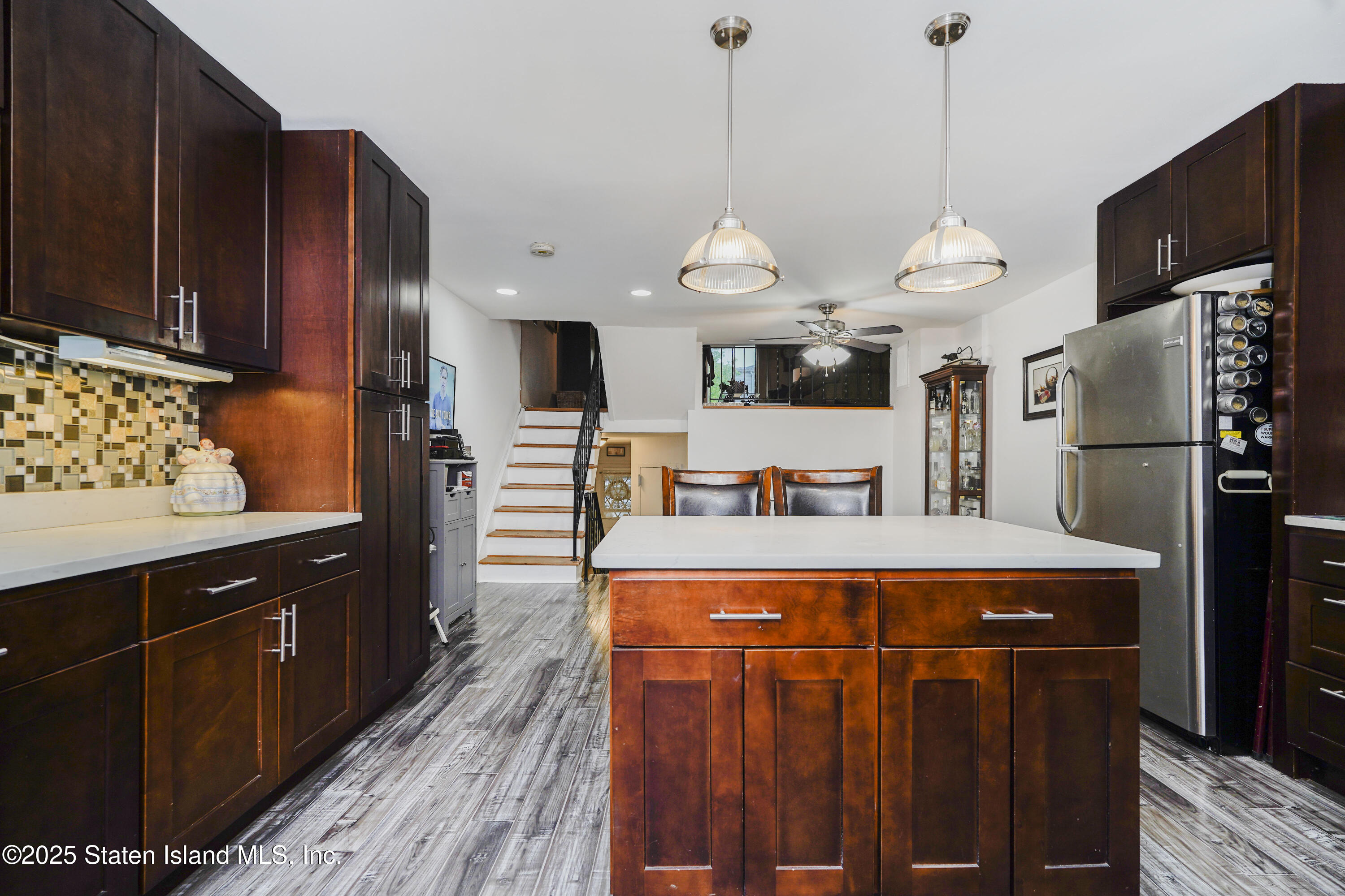 121 Lorraine Loop Staten Island, NY 10309 - Photo 9 of 35 Photo May 06 2025, 4 50 33 AM