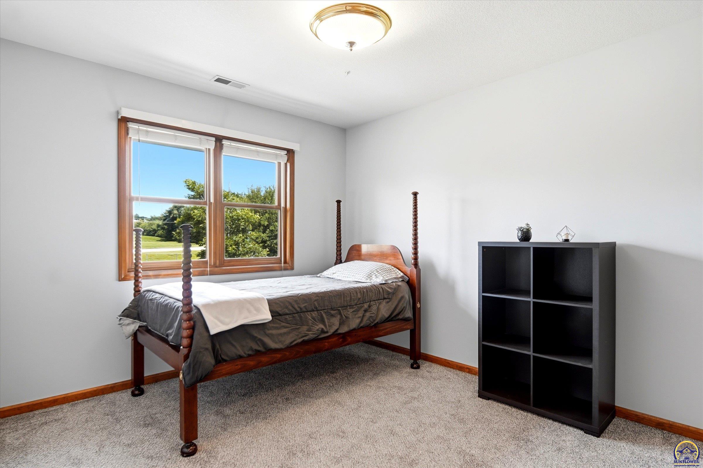 810 Southwest Mifflin Road Topeka, KS 66606 - Photo 23 of 30