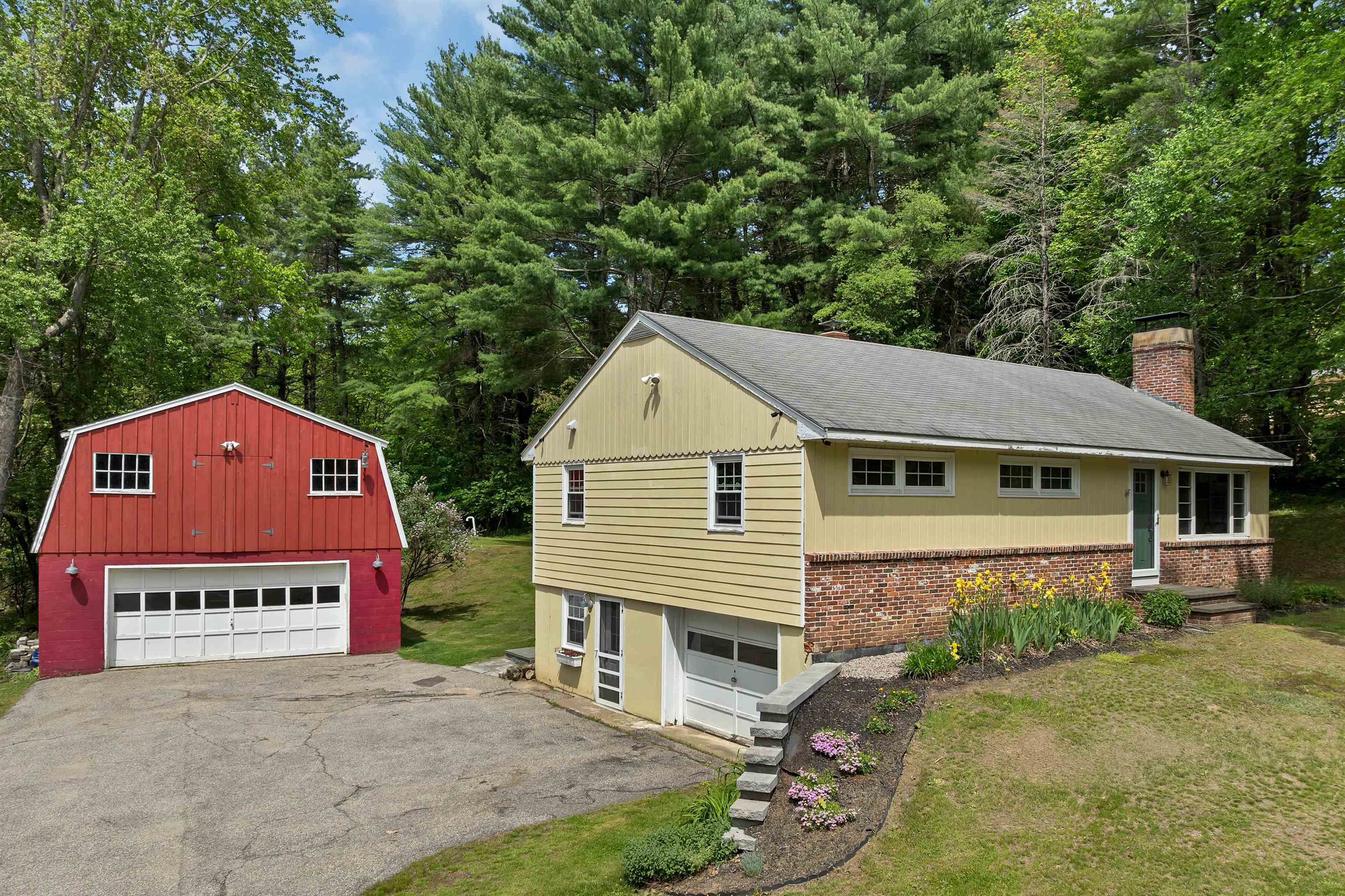 14 Squamscott Road Stratham, NH 03885 - Photo 1 of 60
