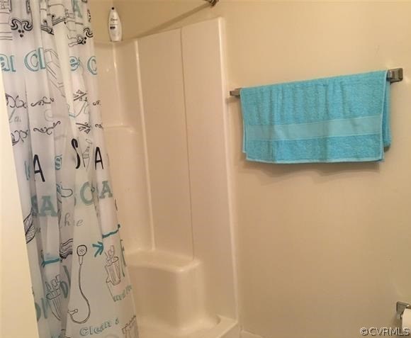 123 Turtle Creek Road, Unit 5 Charlottesville, VA 22901 - Photo 12 of 18 a bathroom with a shower