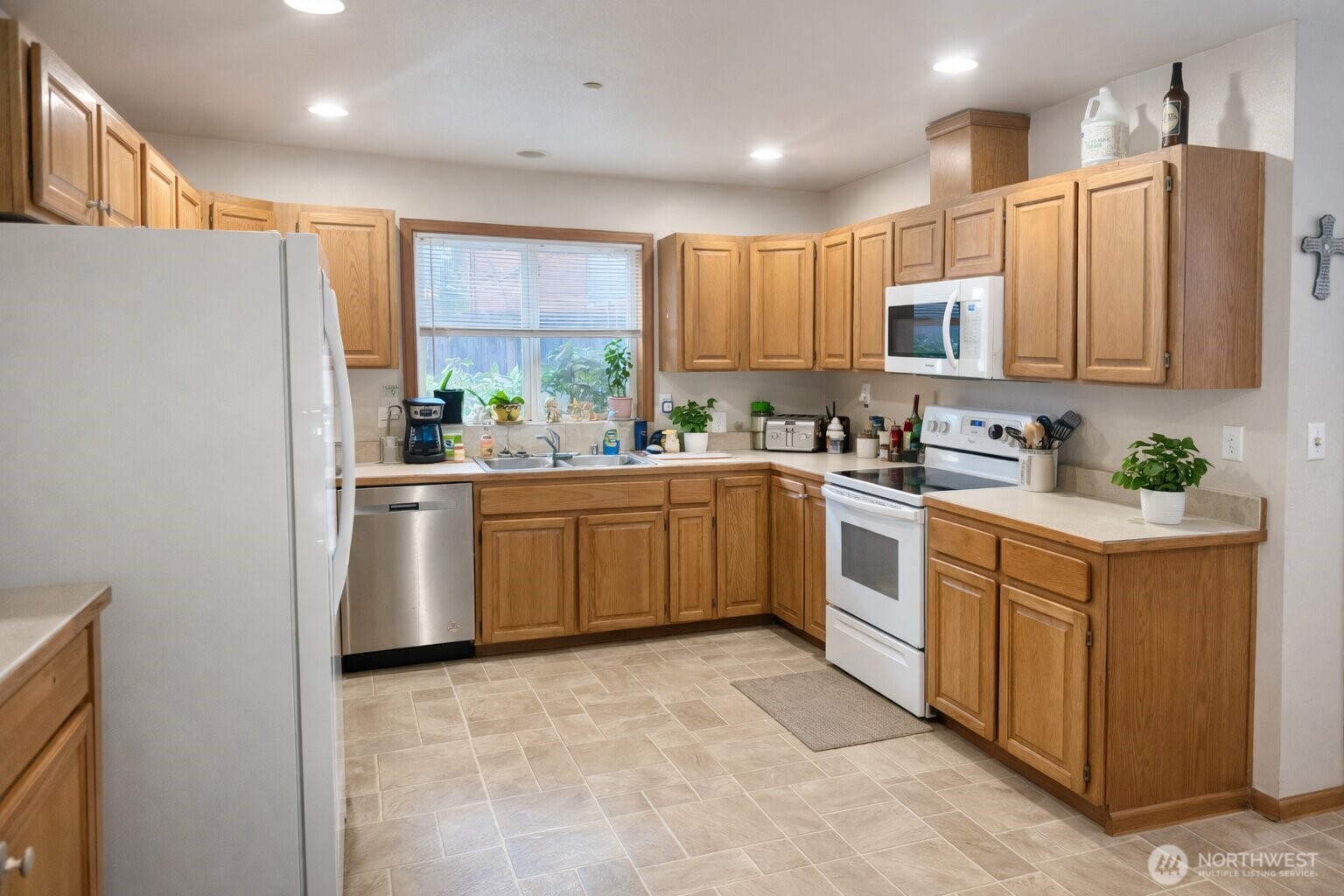 630 90th Street Southwest, Unit A/B Everett, WA 98204 - Photo 4 of 22
