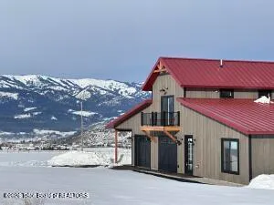 $1,040,000 | 115 Spike Loop, Etna, WY 83118